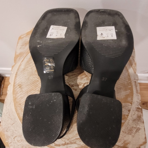 Matt & Nat Plume sandals with small heel - Picture 2 of 6